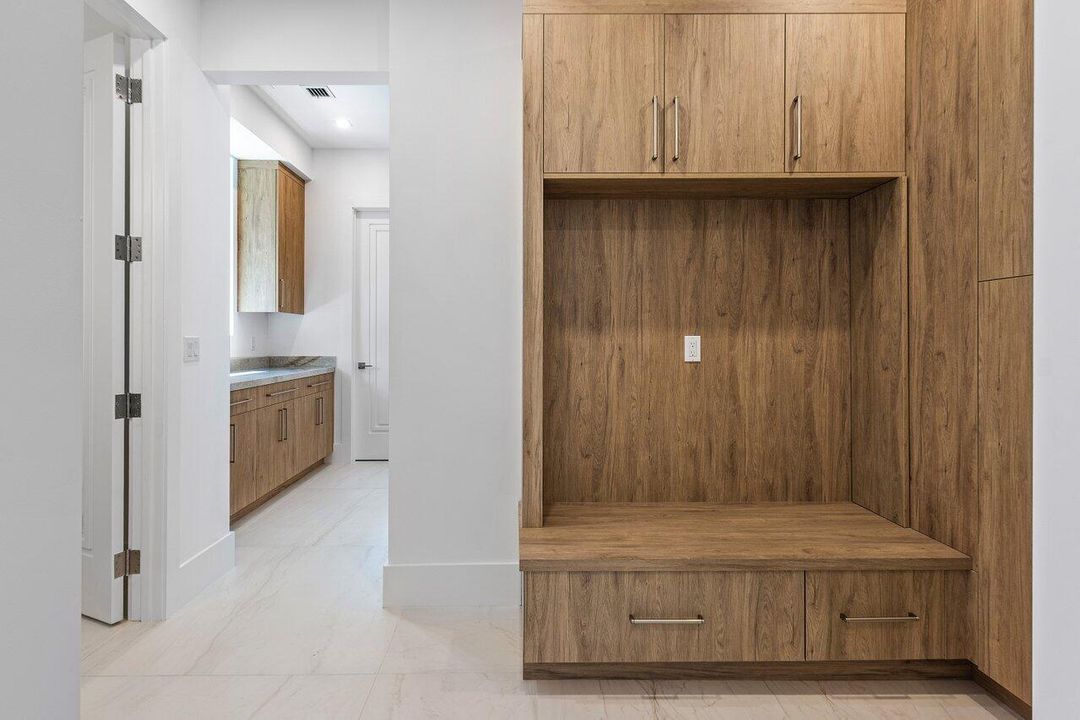 На продажу: $6,150,000 (6 спален, 6 ванн, 5233 Квадратных фут)