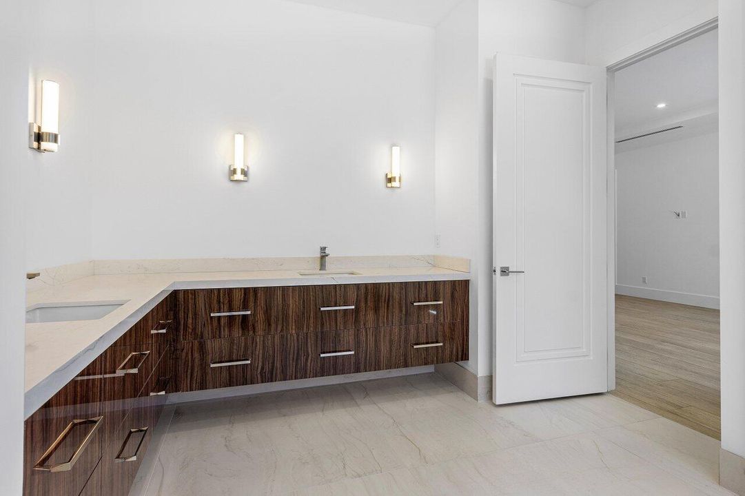 На продажу: $6,150,000 (6 спален, 6 ванн, 5233 Квадратных фут)