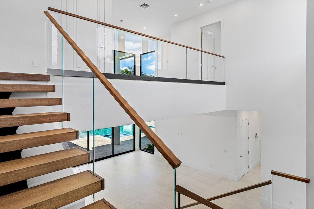 На продажу: $6,150,000 (6 спален, 6 ванн, 5233 Квадратных фут)