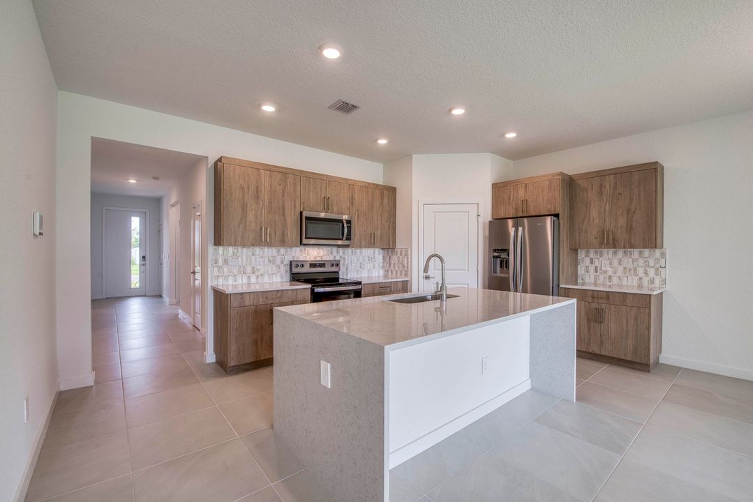 For Rent: $3,500 (4 beds, 2 baths, 1828 Square Feet)