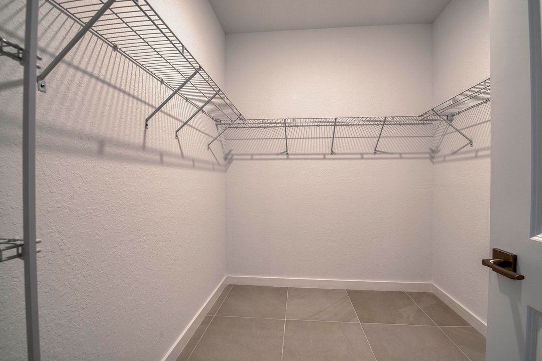 For Rent: $3,500 (4 beds, 2 baths, 1828 Square Feet)