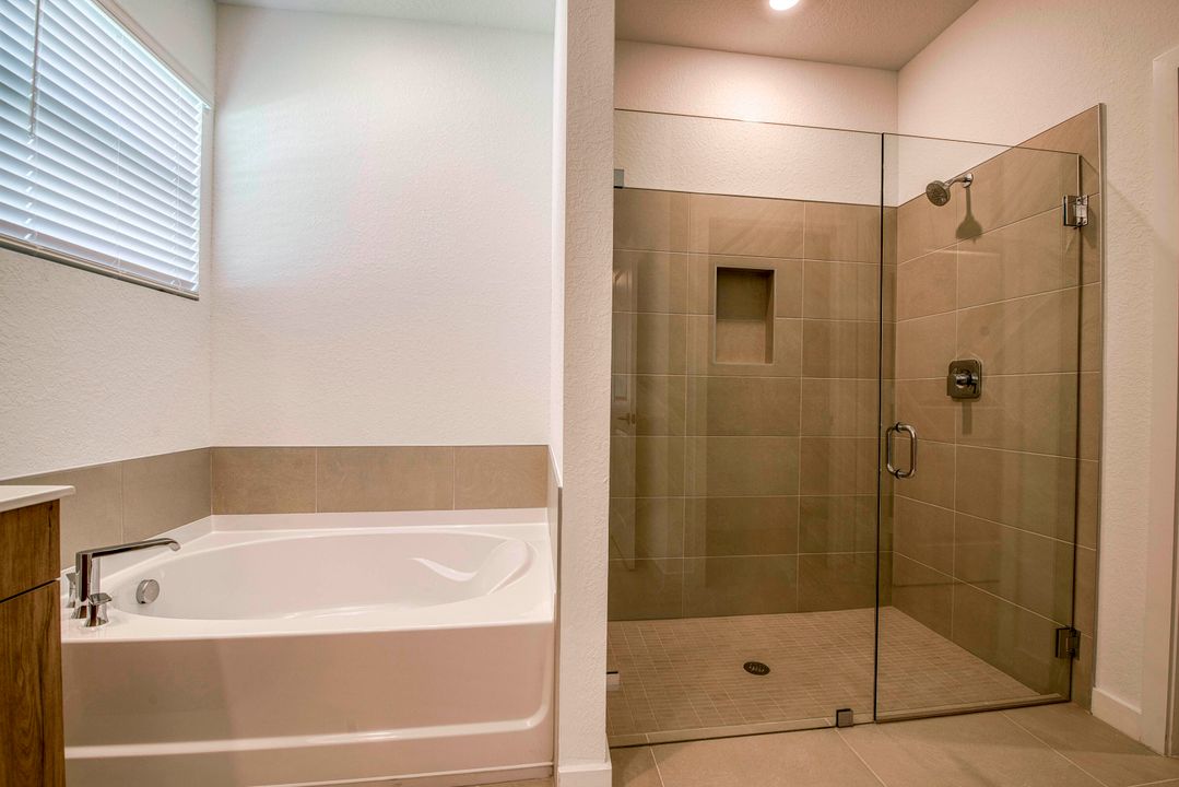 For Rent: $3,500 (4 beds, 2 baths, 1828 Square Feet)