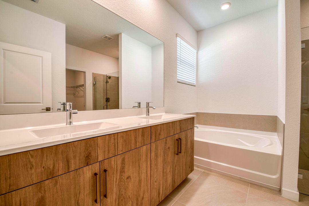 For Rent: $3,500 (4 beds, 2 baths, 1828 Square Feet)