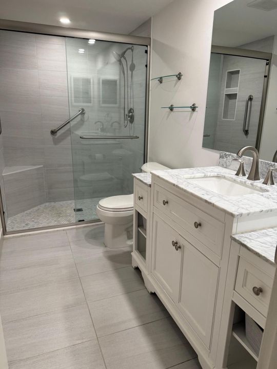 待售: $87,900 (1 贝兹, 2 浴室, 912 平方英尺)