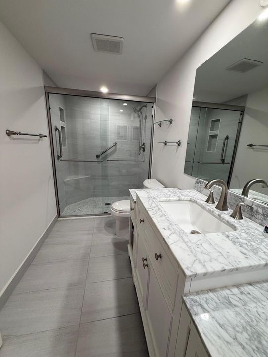 待售: $87,900 (1 贝兹, 2 浴室, 912 平方英尺)