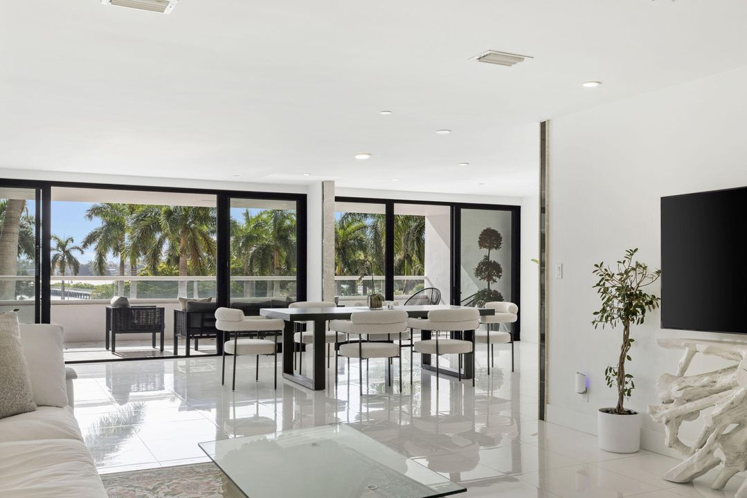 For Sale: $1,900,000 (2 beds, 2 baths, 2560 Square Feet)