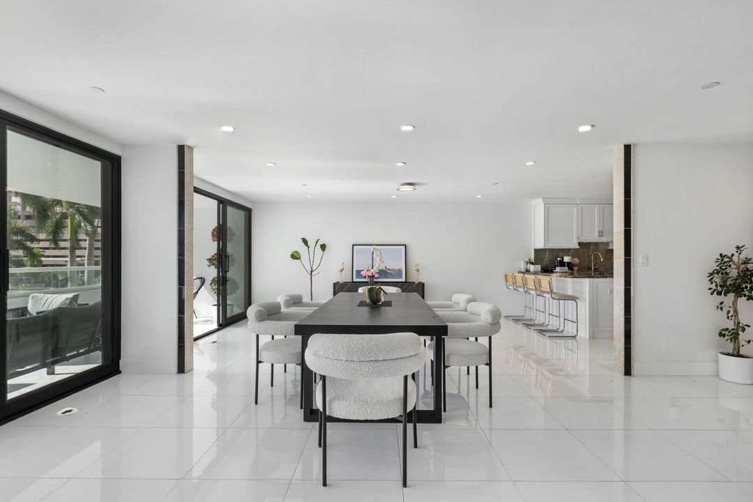 For Sale: $1,900,000 (2 beds, 2 baths, 2560 Square Feet)