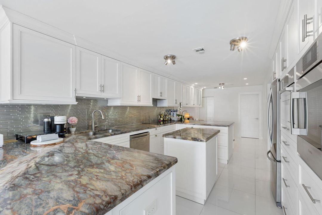 For Sale: $1,900,000 (2 beds, 2 baths, 2560 Square Feet)