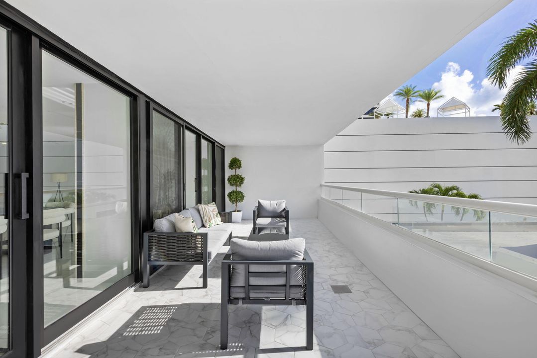 For Sale: $1,900,000 (2 beds, 2 baths, 2560 Square Feet)