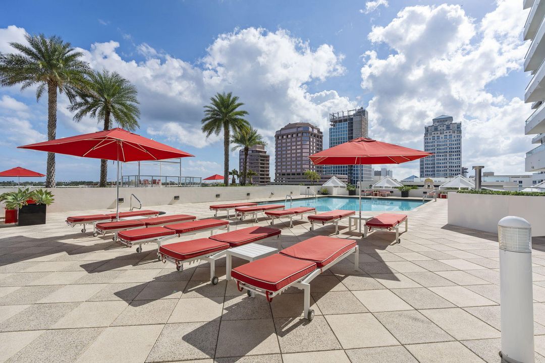 For Sale: $1,900,000 (2 beds, 2 baths, 2560 Square Feet)