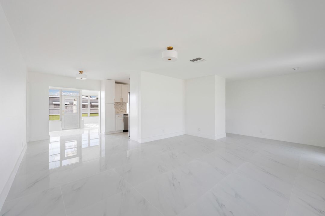 For Sale: $359,500 (2 beds, 2 baths, 1682 Square Feet)