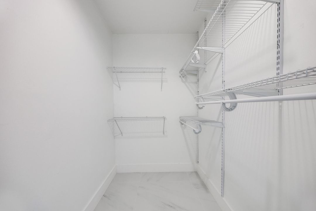 For Sale: $359,500 (2 beds, 2 baths, 1682 Square Feet)