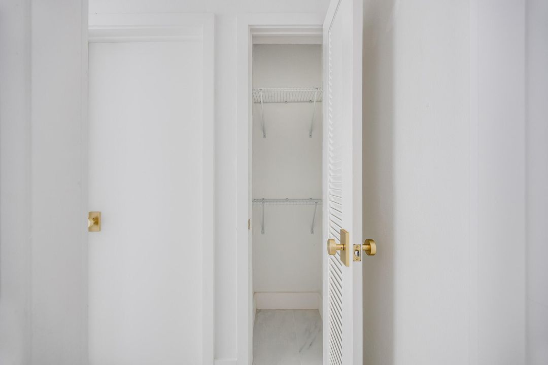 For Sale: $359,500 (2 beds, 2 baths, 1682 Square Feet)