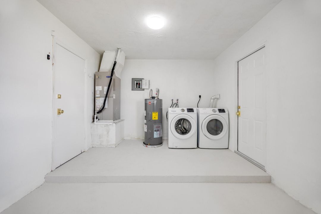 For Sale: $359,500 (2 beds, 2 baths, 1682 Square Feet)