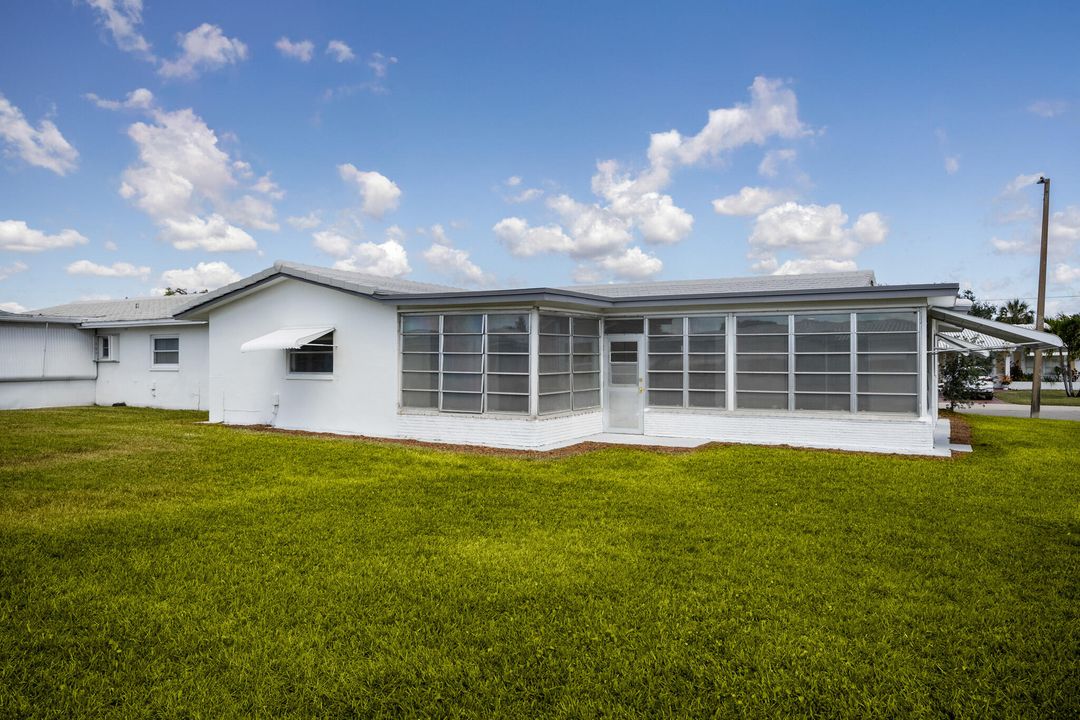 For Sale: $359,500 (2 beds, 2 baths, 1682 Square Feet)