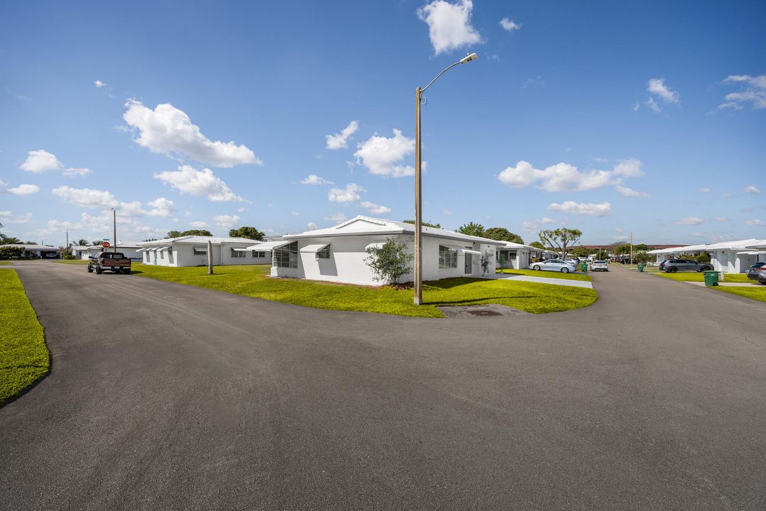 For Sale: $359,500 (2 beds, 2 baths, 1682 Square Feet)