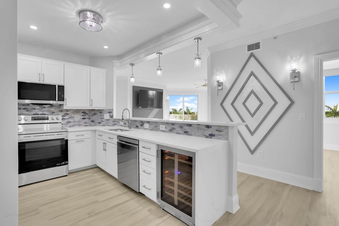 For Sale: $550,000 (3 beds, 2 baths, 1515 Square Feet)