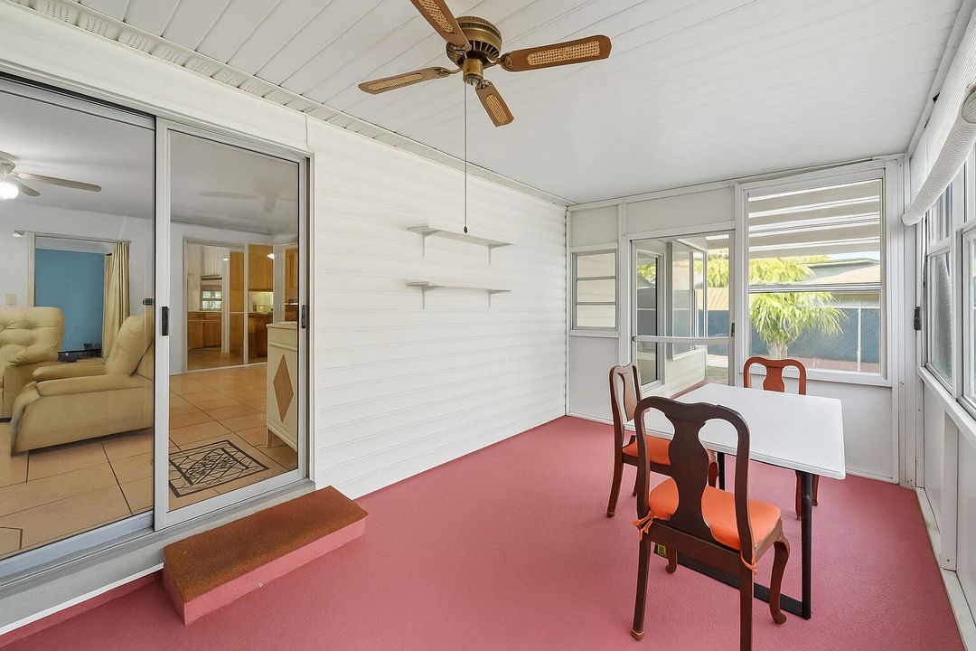 待售: $290,000 (2 贝兹, 1 浴室, 952 平方英尺)