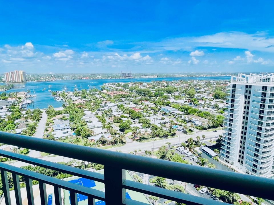 В аренду: $4,500 (2 спален, 2 ванн, 1491 Квадратных фут)