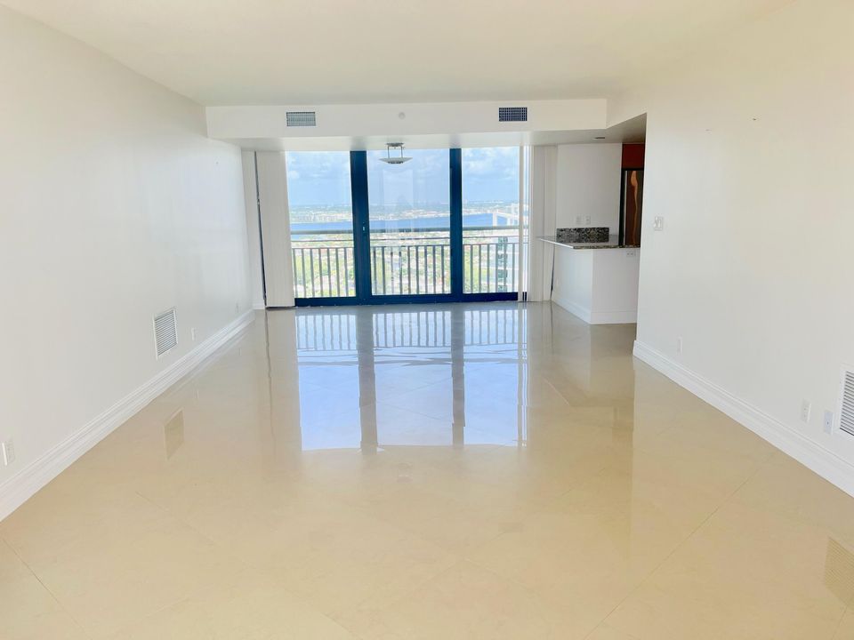 В аренду: $4,500 (2 спален, 2 ванн, 1491 Квадратных фут)