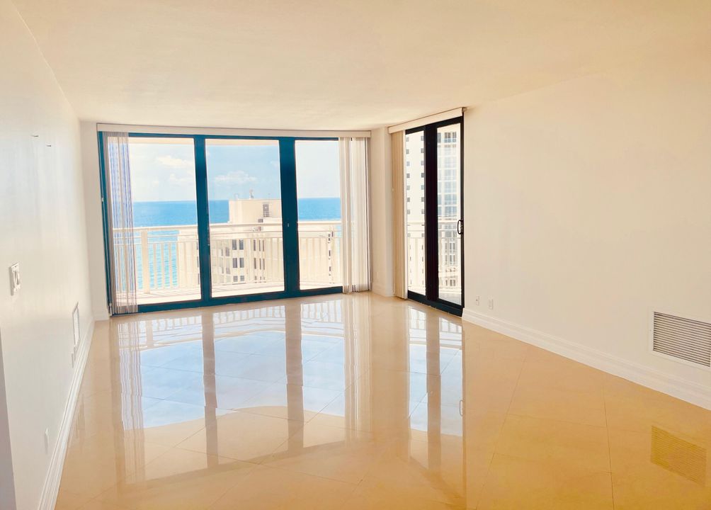 В аренду: $4,500 (2 спален, 2 ванн, 1491 Квадратных фут)