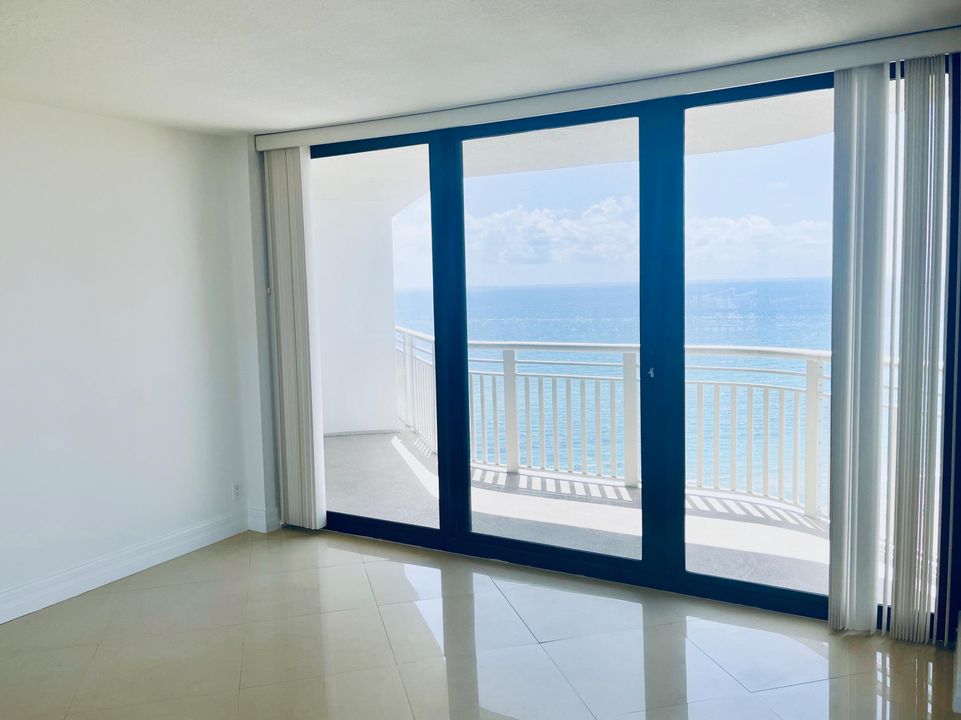 В аренду: $4,500 (2 спален, 2 ванн, 1491 Квадратных фут)