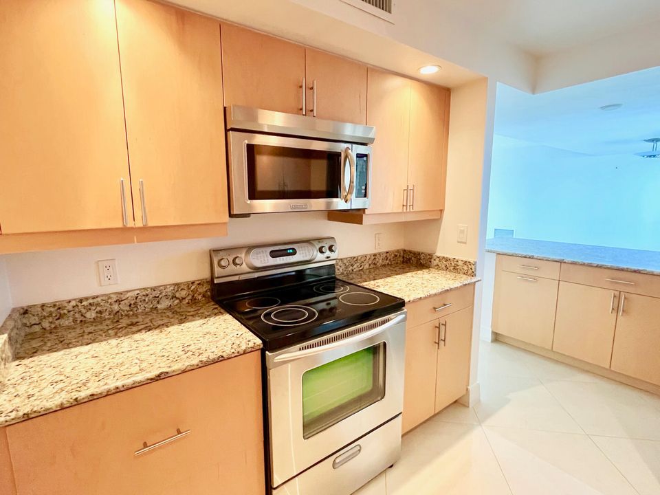 В аренду: $4,500 (2 спален, 2 ванн, 1491 Квадратных фут)