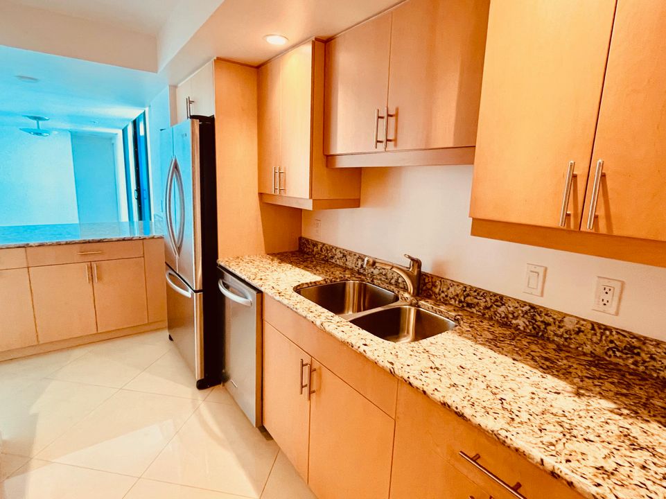 В аренду: $4,500 (2 спален, 2 ванн, 1491 Квадратных фут)