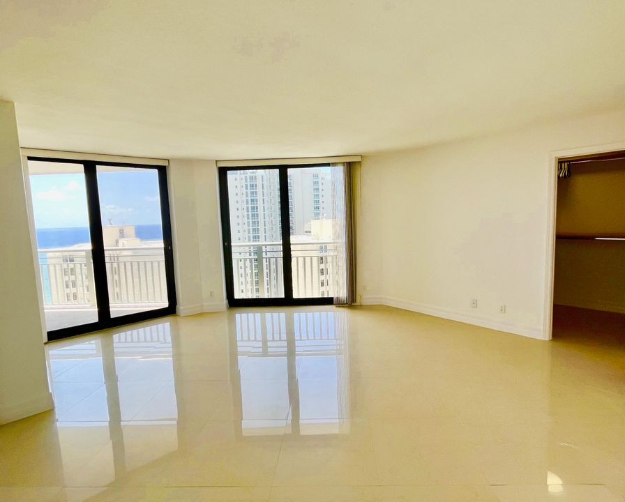 В аренду: $4,500 (2 спален, 2 ванн, 1491 Квадратных фут)