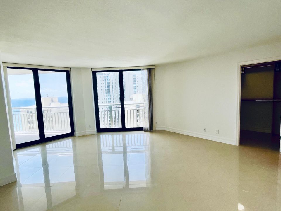 В аренду: $4,500 (2 спален, 2 ванн, 1491 Квадратных фут)