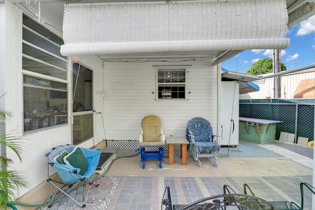 待售: $290,000 (2 贝兹, 1 浴室, 952 平方英尺)