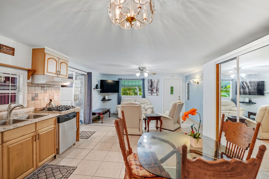 待售: $290,000 (2 贝兹, 1 浴室, 952 平方英尺)