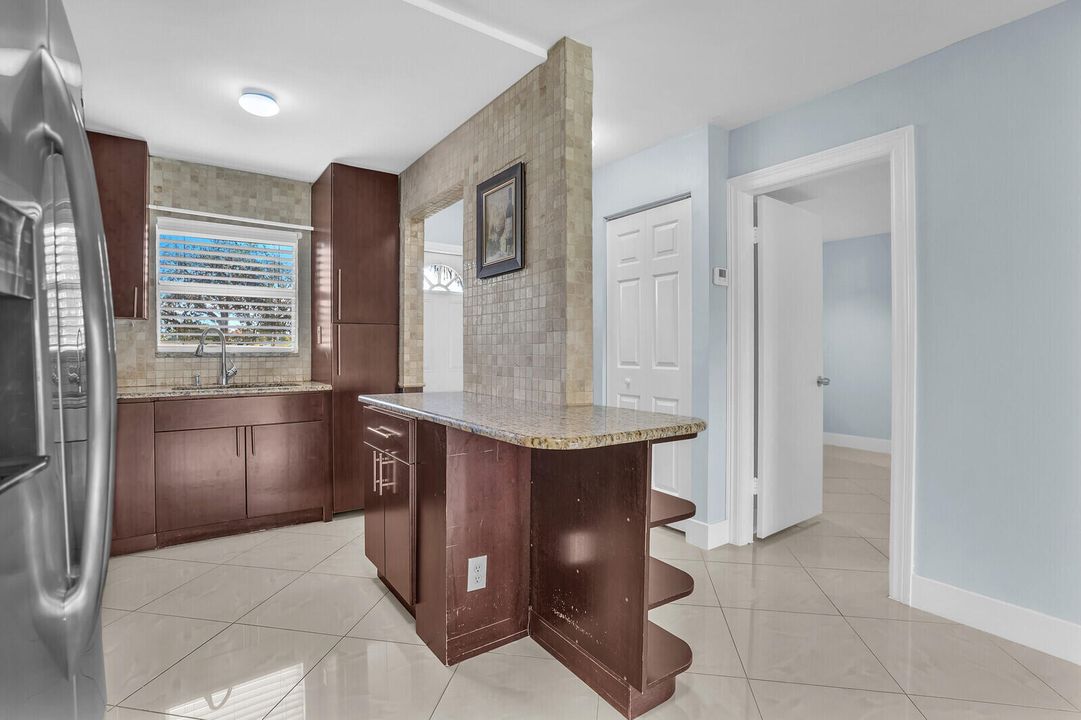 For Rent: $2,200 (2 beds, 2 baths, 756 Square Feet)