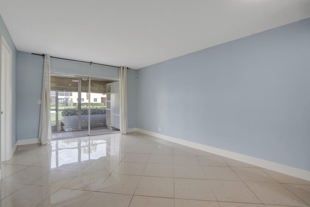 For Rent: $2,200 (2 beds, 2 baths, 756 Square Feet)