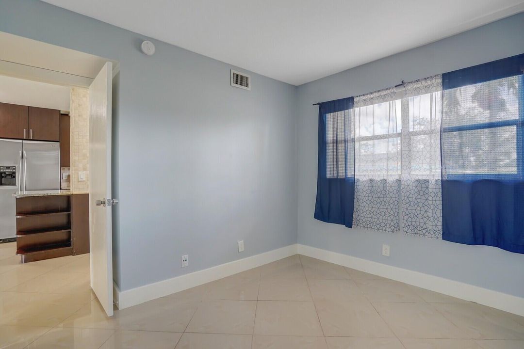 For Rent: $2,200 (2 beds, 2 baths, 756 Square Feet)