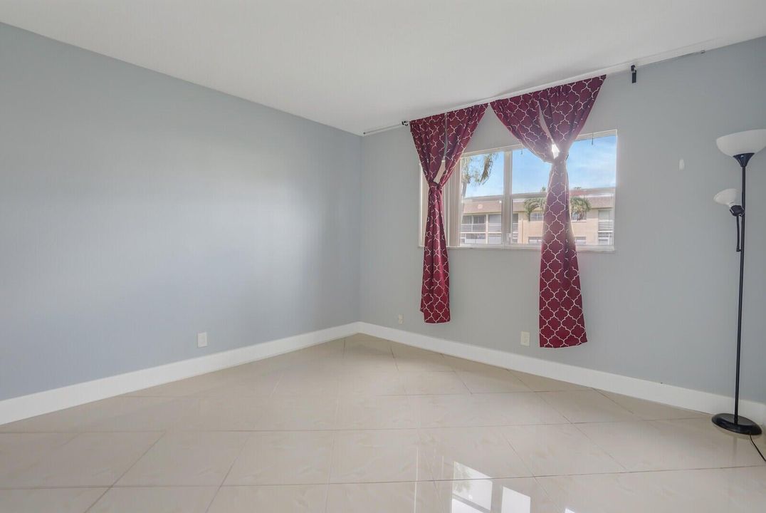 For Rent: $2,200 (2 beds, 2 baths, 756 Square Feet)