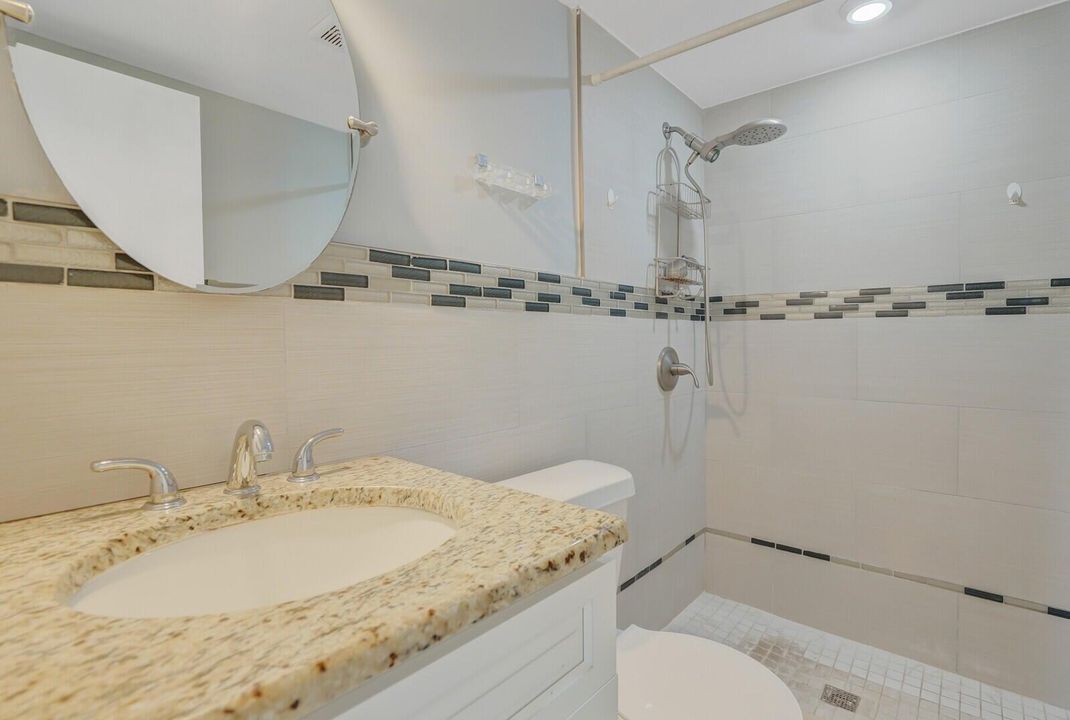 For Rent: $2,200 (2 beds, 2 baths, 756 Square Feet)