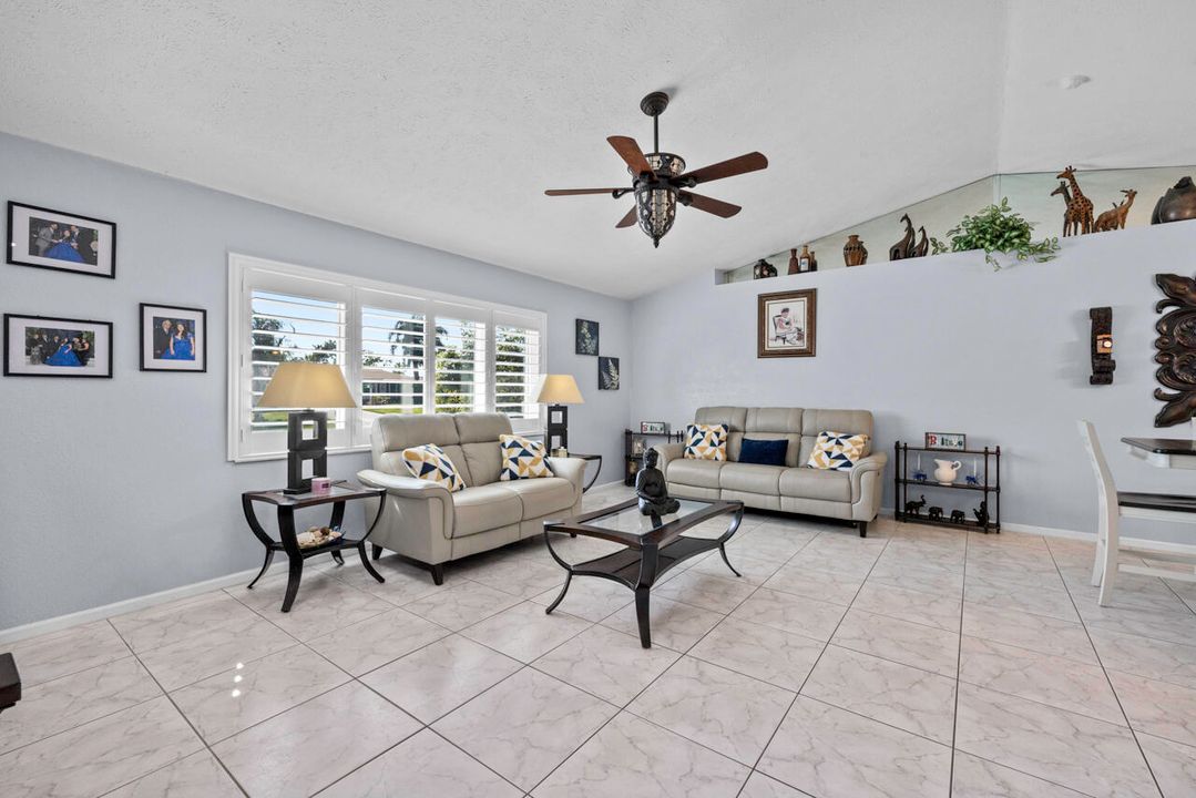 For Sale: $415,000 (3 beds, 2 baths, 1614 Square Feet)