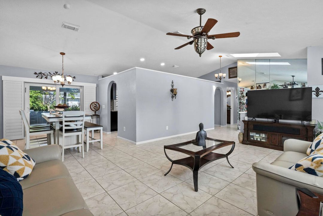 For Sale: $415,000 (3 beds, 2 baths, 1614 Square Feet)