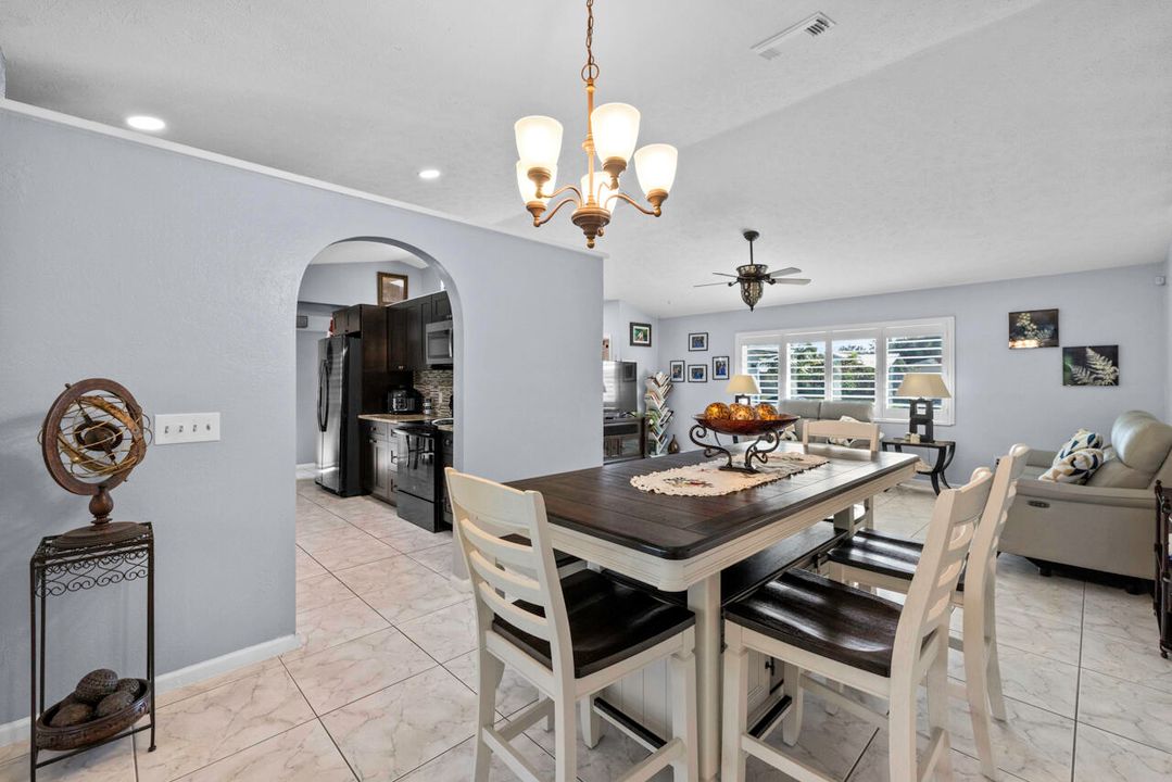 For Sale: $415,000 (3 beds, 2 baths, 1614 Square Feet)