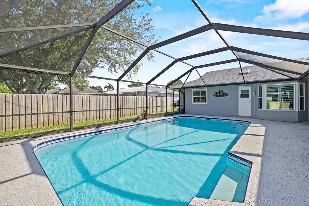 For Sale: $415,000 (3 beds, 2 baths, 1614 Square Feet)