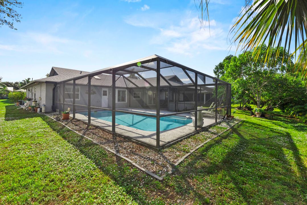 For Sale: $415,000 (3 beds, 2 baths, 1614 Square Feet)