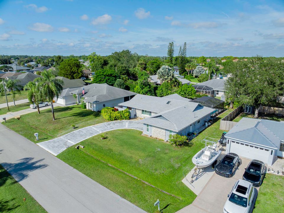 For Sale: $415,000 (3 beds, 2 baths, 1614 Square Feet)