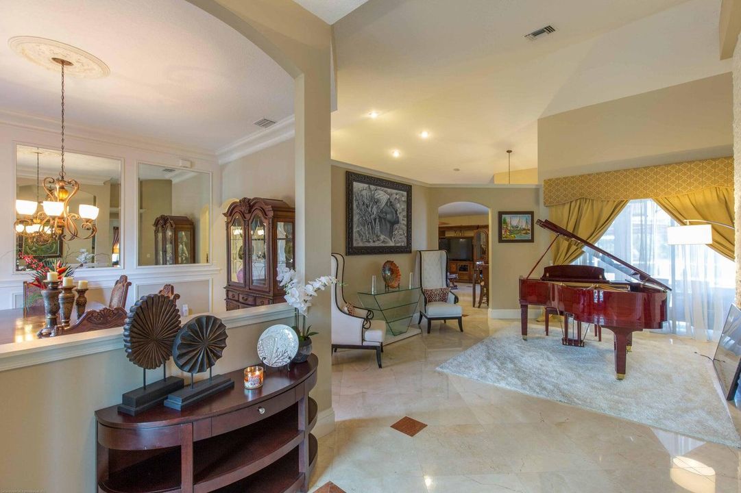 En Renta: $13,500 (5 camas, 4 baños, 3332 Pies cuadrados)