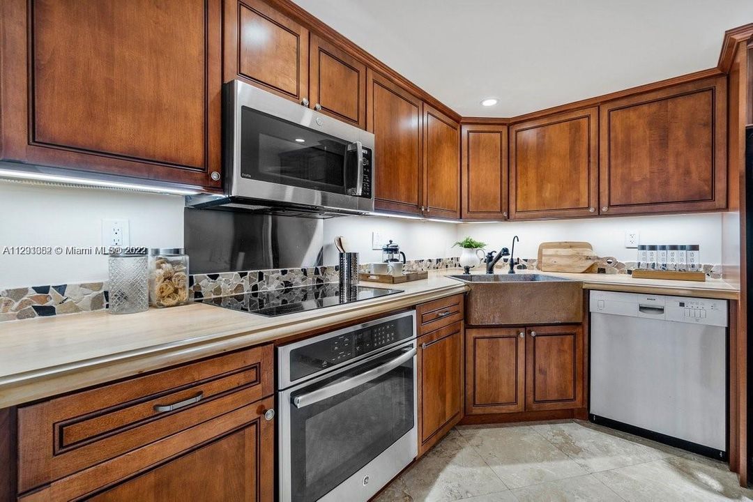 For Rent: $10,000 (2 beds, 2 baths, 12 Square Feet)