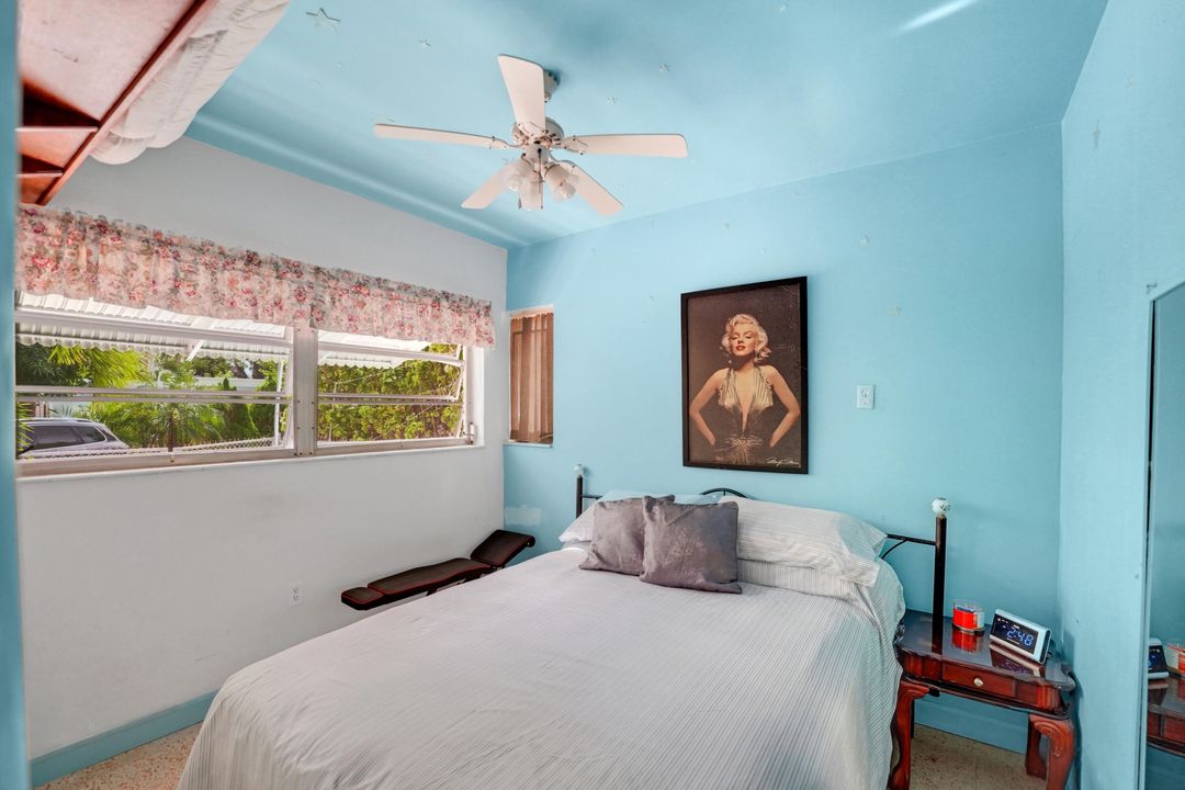 待售: $290,000 (2 贝兹, 1 浴室, 952 平方英尺)