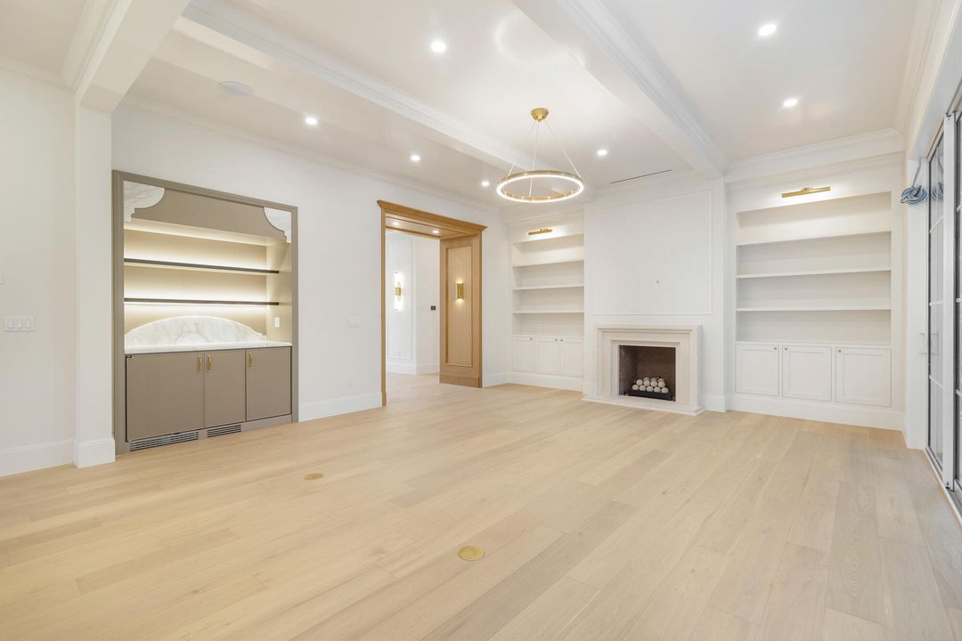 For Sale: $7,795,000 (5 beds, 5 baths, 5252 Square Feet)