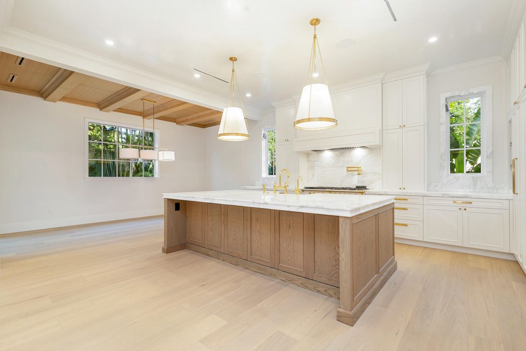 For Sale: $7,795,000 (5 beds, 5 baths, 5252 Square Feet)