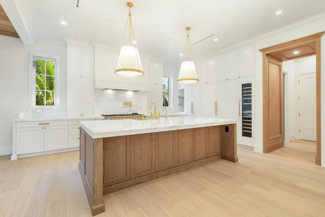 For Sale: $7,795,000 (5 beds, 5 baths, 5252 Square Feet)