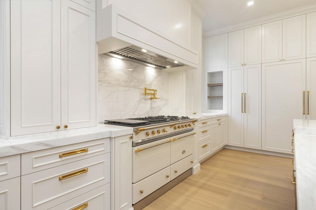 For Sale: $7,795,000 (5 beds, 5 baths, 5252 Square Feet)